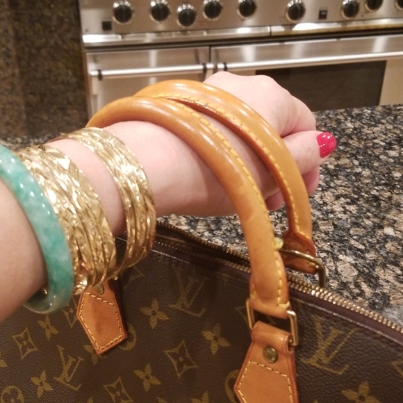 πHOST PICKπ Louis Vuitton Monogram Alma Handbag - Picture 2 of 8